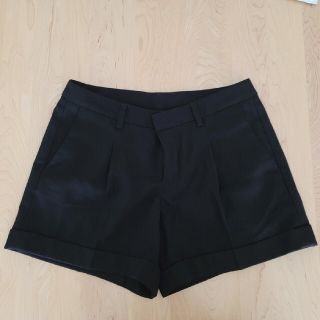 ユニクロ(UNIQLO)のユニクロ　黒ショートパンツ(ショートパンツ)