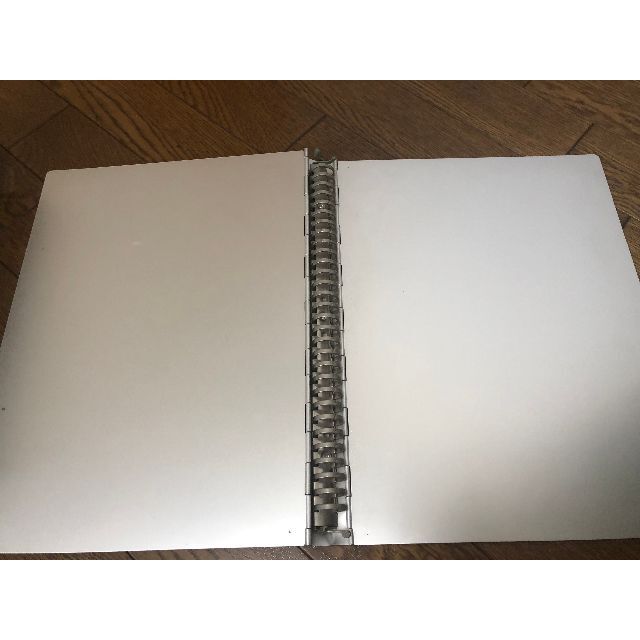 MUJI (無印良品)(ムジルシリョウヒン)の無印良品　廃盤　アルミバインダー　30穴　3冊 インテリア/住まい/日用品の文房具(ファイル/バインダー)の商品写真