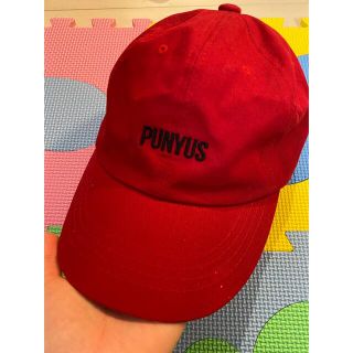 プニュズ(PUNYUS)のPUNYUS ロゴキャップ レッド(キャップ)