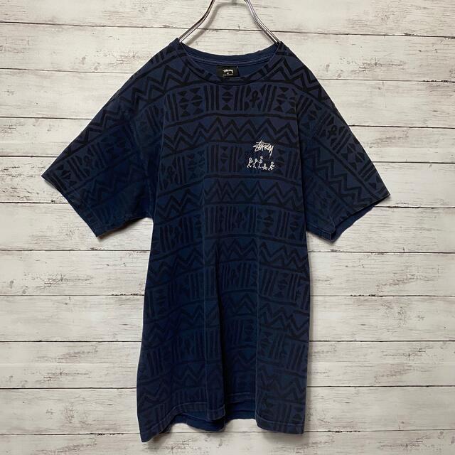 STUSSY(ステューシー)の【希少デザイン】ステューシー　刺繍ワンポイントロゴ　総柄デザイン　Tシャツ メンズのトップス(Tシャツ/カットソー(半袖/袖なし))の商品写真