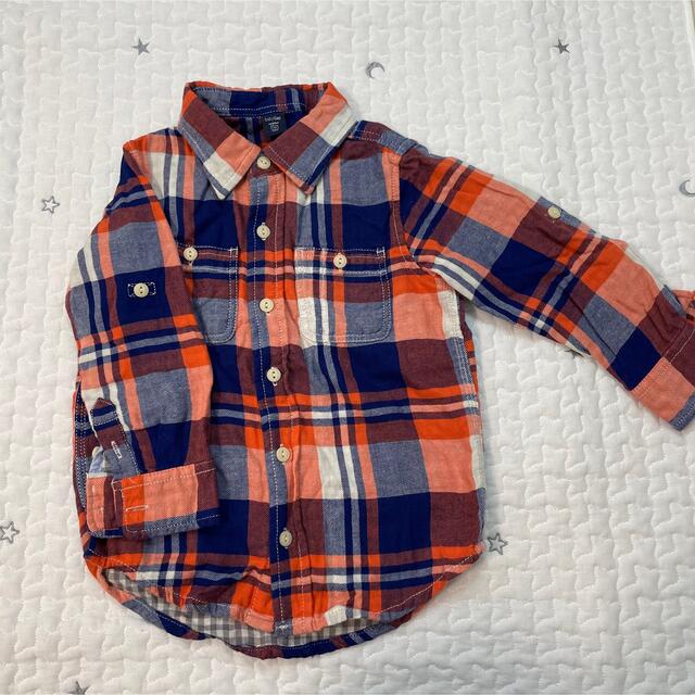 babyGAP(ベビーギャップ)のベビーギャップ　チェックシャツ　100cm キッズ/ベビー/マタニティのキッズ服男の子用(90cm~)(ブラウス)の商品写真