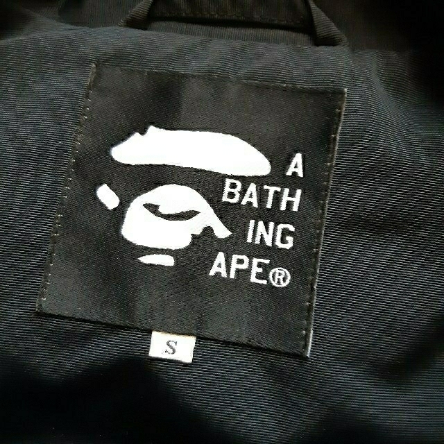 A BATHING APE(アベイシングエイプ)のA BATHING APE　アベイシングエイプ　黒　ジャケット　アウター　エイプ メンズのジャケット/アウター(ナイロンジャケット)の商品写真