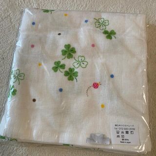 ミキハウス(mikihouse)のSALE**ミキハウス　ガーゼバスタオル　四つ葉柄　新品(タオル/バス用品)