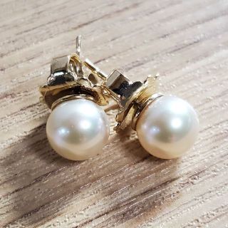 シルバー　SV925　フェイクパールピアス　約8㎜　真珠　耳飾り　ゴールド(ピアス)