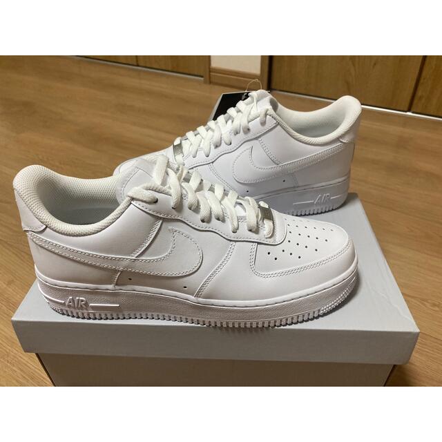 NIKE - 新品!送料込!NIKE AIR FORCE 1 '07 WHITH 28cmの通販 by ガガオ日曜日発送不可になります‼︎