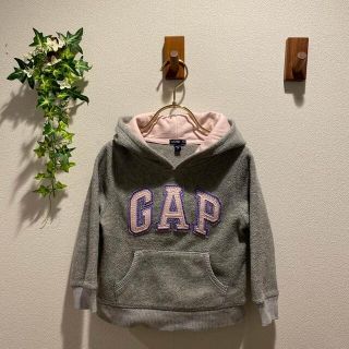 ベビーギャップ(babyGAP)の13【USED⭐︎美品⭐︎】100cm グレーGAP LOGOフリースパーカー(ジャケット/上着)