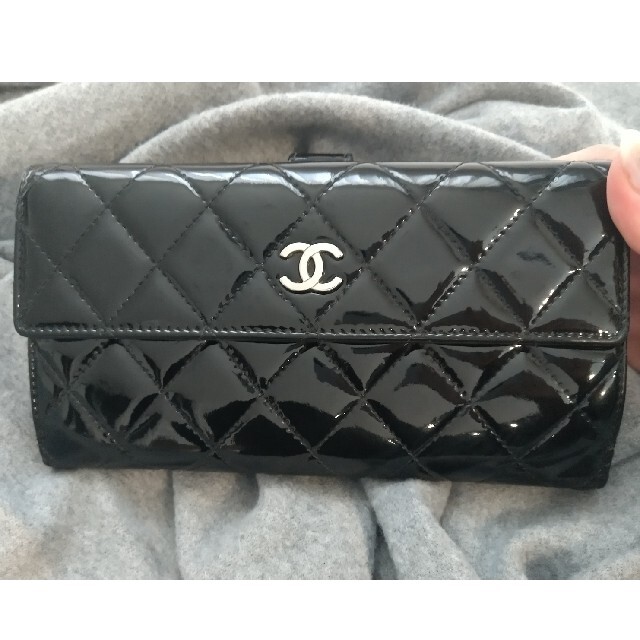 CHANEL マトラッセ エナメル 長財布 ブラック 1