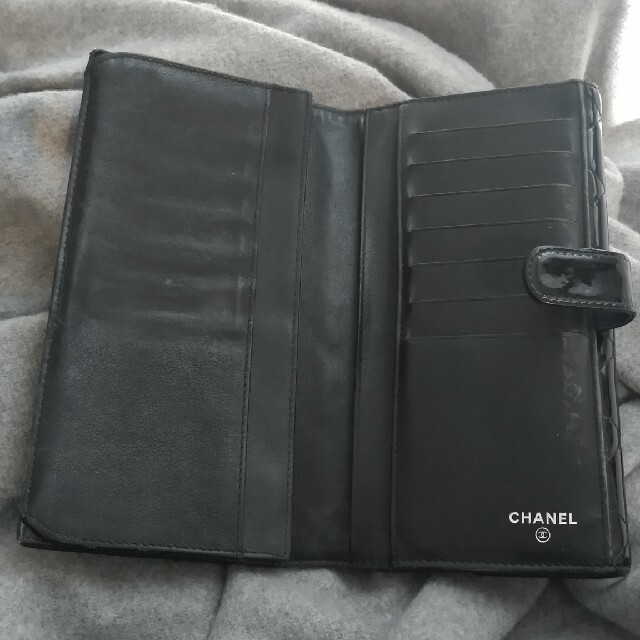 CHANEL マトラッセ エナメル 長財布 ブラック
