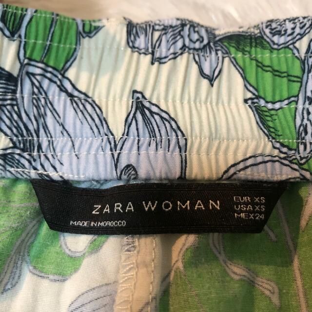 ZARA(ザラ)の美品　ZARA ボタニカル大花柄ワイドパンツ レディースのパンツ(カジュアルパンツ)の商品写真