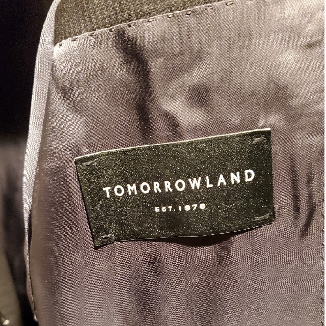TOMORROWLAND(トゥモローランド)のTOMORROWLAND セットアップスーツ　44 メンズのスーツ(セットアップ)の商品写真