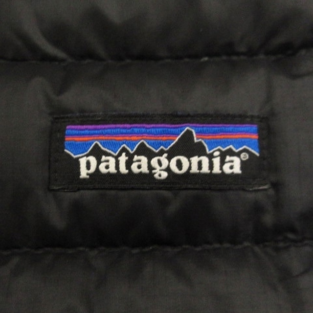 patagonia(パタゴニア)のパタゴニア ダウンベスト ジップアップ 無地 軽量 薄手 黒 S レディースのジャケット/アウター(ダウンベスト)の商品写真