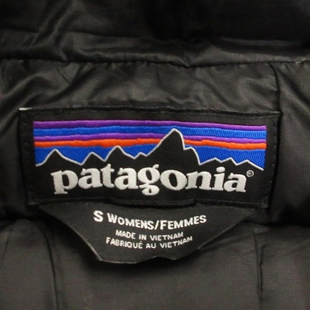 patagonia(パタゴニア)のパタゴニア ダウンベスト ジップアップ 無地 軽量 薄手 黒 S レディースのジャケット/アウター(ダウンベスト)の商品写真