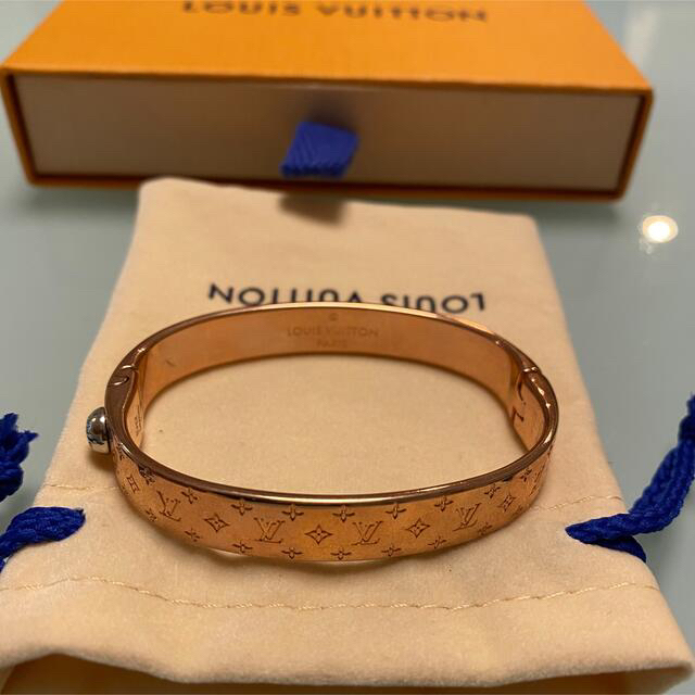 LOUIS VUITTON カフナノグラム