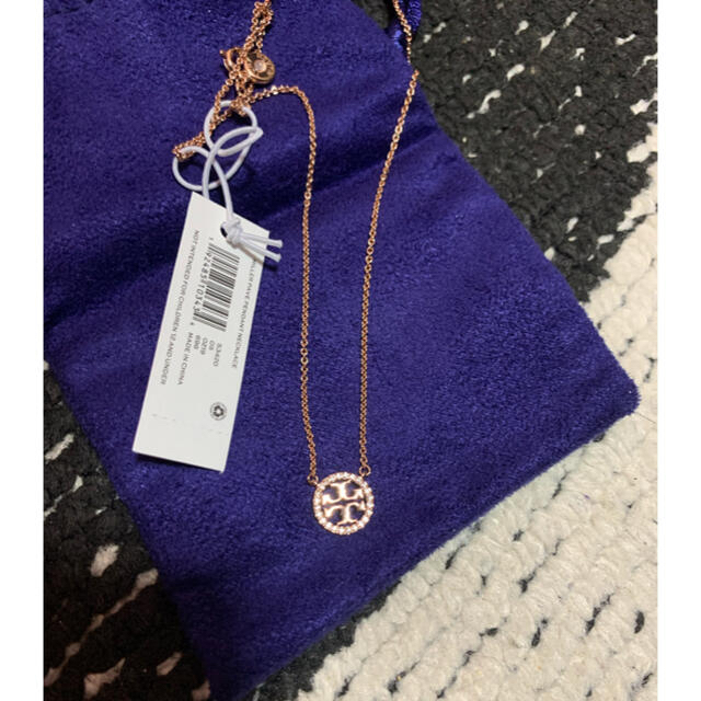 Tory Burch(トリーバーチ)の新品 トリーバーチ　ネックレス　ローズゴールド　diorギフトセット付き レディースのアクセサリー(ネックレス)の商品写真