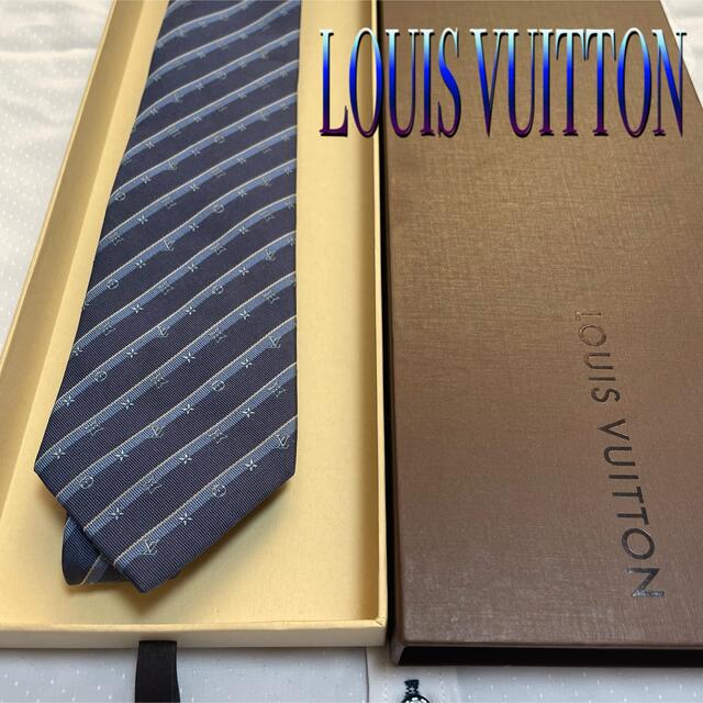 LOUIS VUITTON(ルイヴィトン)のルイ・ヴィトン  ネクタイ【未使用】クラヴァット・モノグラム8CM 共裏　箱付き メンズのファッション小物(ネクタイ)の商品写真