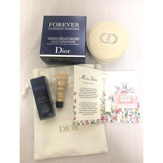 ディオール(Dior)の新品　ディオールスキン フォーエヴァー クッション パウダー(フェイスパウダー)