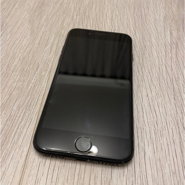 iPhone(アイフォーン)のiPhone7 128GB JETBLACK 本体　apple スマホ/家電/カメラのスマートフォン/携帯電話(スマートフォン本体)の商品写真