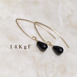 14kgf／K14gf ブラックオニキス一粒ピアス／リーフピアス 天然石(ピアス)