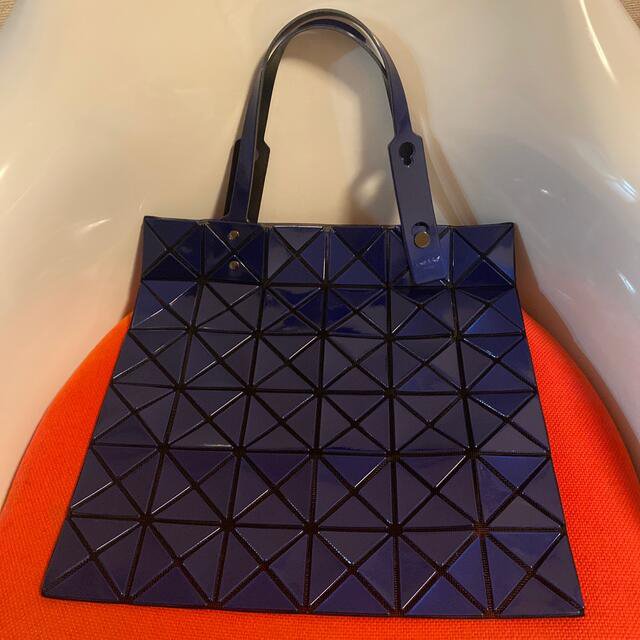 ISSEY MIYAKE(イッセイミヤケ)のお値下　美品☆イッセイミヤケBAOBAOトートバッグネイビー レディースのバッグ(トートバッグ)の商品写真