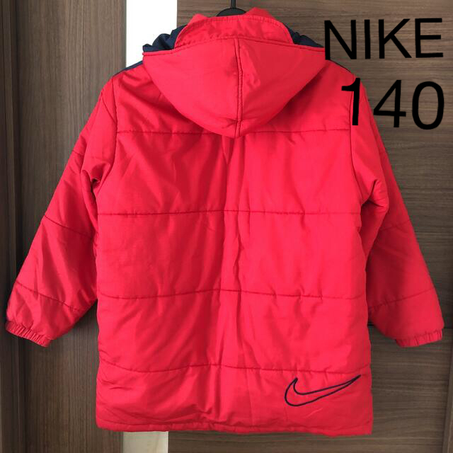 NIKE(ナイキ)の専用NIKEジャンバーフード付き　サイズ140 キッズ/ベビー/マタニティのキッズ服男の子用(90cm~)(ジャケット/上着)の商品写真