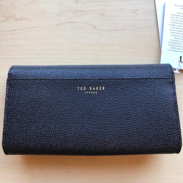 TED BAKER(テッドベイカー)の★新品★TED BAKER　牛革レザー　リボン付長財布　黒　チェーン付き　袋付き レディースのファッション小物(財布)の商品写真