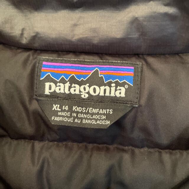 patagonia(パタゴニア)のパタゴニア　ジュニア　ダウン キッズ/ベビー/マタニティのキッズ服男の子用(90cm~)(ジャケット/上着)の商品写真