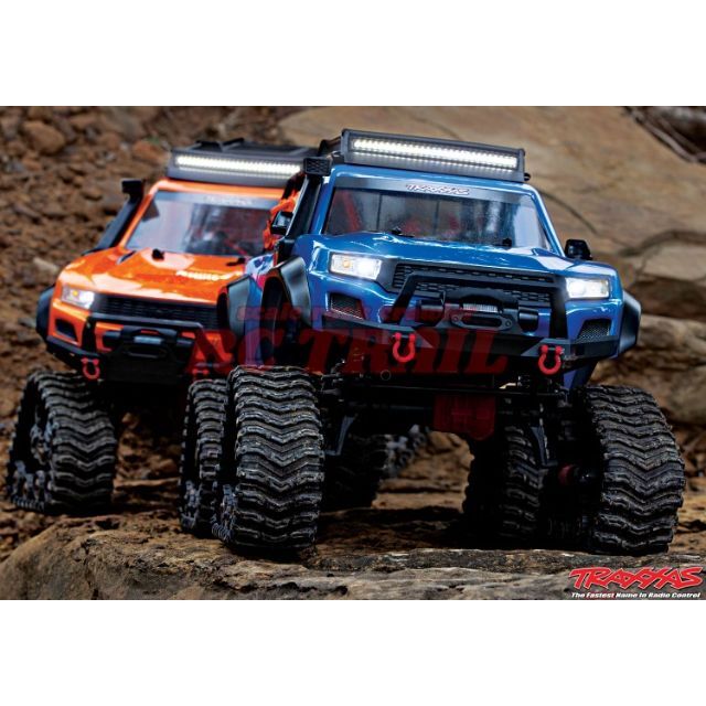 トラクサス　1/10　TRX4　 TRAXX　RTR　LEDライト付　ブルー