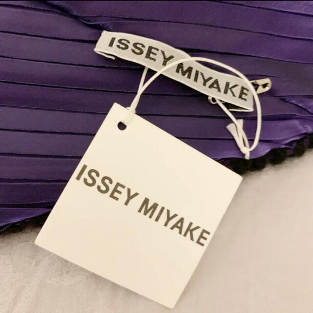 新品未使用☆ISSEY MIYAKE☆プリーツ　マフラー　ストール