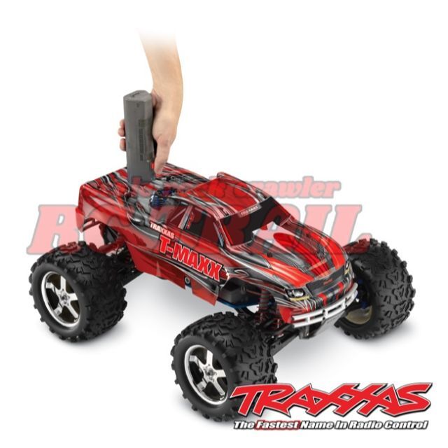 トラクサス T-Maxx 3.3 レッド RTR　エンジンモンスタートラック エンタメ/ホビーのおもちゃ/ぬいぐるみ(ホビーラジコン)の商品写真