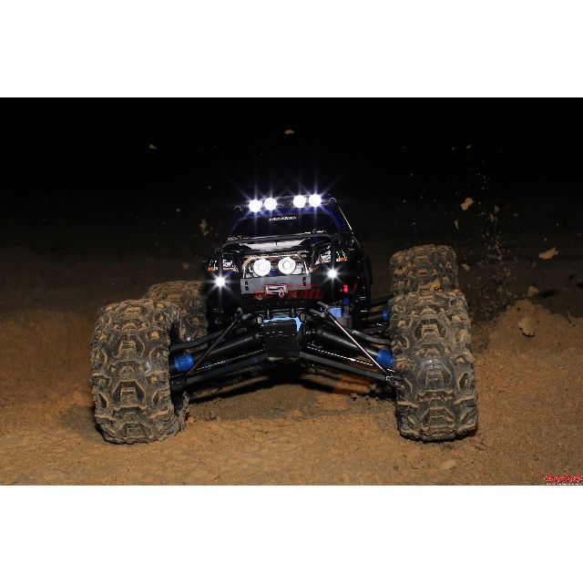 トラクサス サミット パープル RTR 1/8 モンスタートラック クローラー