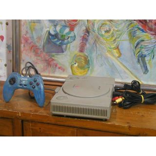 SONY PlayStation　プレイステーション PS1 SCPH-7000(家庭用ゲーム機本体)