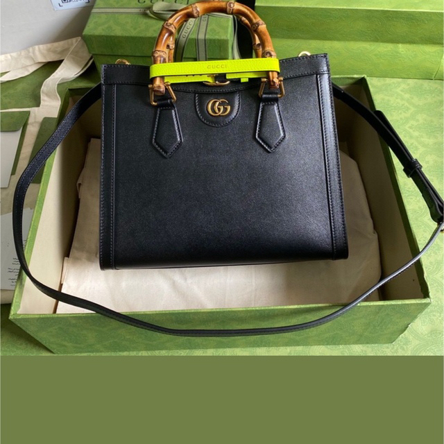 Gucci(グッチ)のGUCCI ダイアナミニ レディースのバッグ(ハンドバッグ)の商品写真