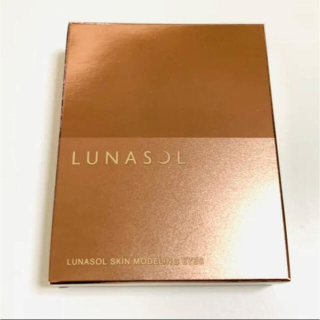 LUNASOL(ルナソル)の新品　ルナソル スキンモデリングアイズ 01 Beige ベージュ アイシャドー コスメ/美容のベースメイク/化粧品(アイシャドウ)の商品写真