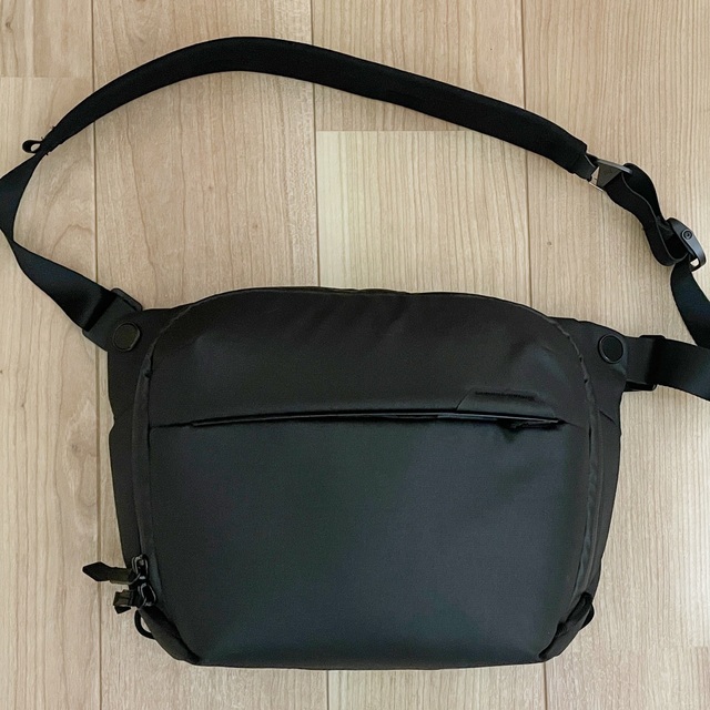 SONY(ソニー)のPeak Design everyday sling 6L Black スマホ/家電/カメラのカメラ(ケース/バッグ)の商品写真