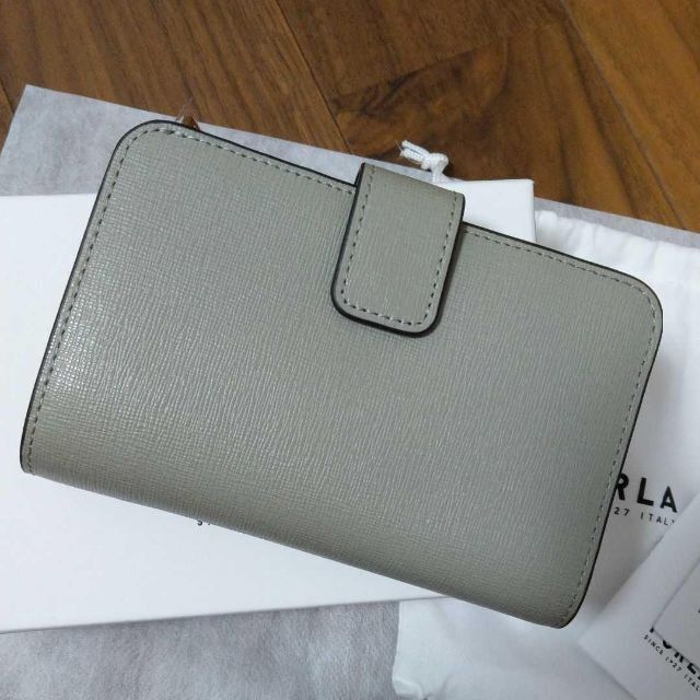 Furla(フルラ)の【新品】フルラ BABYLON M COMPACT WALLET グレー×ピンク レディースのファッション小物(財布)の商品写真