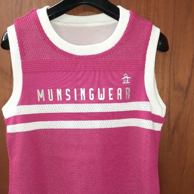 Munsingwear(マンシングウェア)の新品Munsingwearベスト定価2万円 スポーツ/アウトドアのゴルフ(ウエア)の商品写真