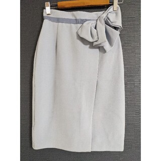 ジャスグリッティー(JUSGLITTY)の【値下げ】ジャスグリッティー厚手水色リボンタイトスカート（00）(ひざ丈スカート)