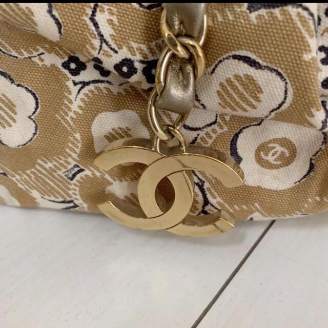 CHANEL(シャネル)のシャネル　カメリア　ココマーク　ハンドバック レディースのバッグ(ハンドバッグ)の商品写真