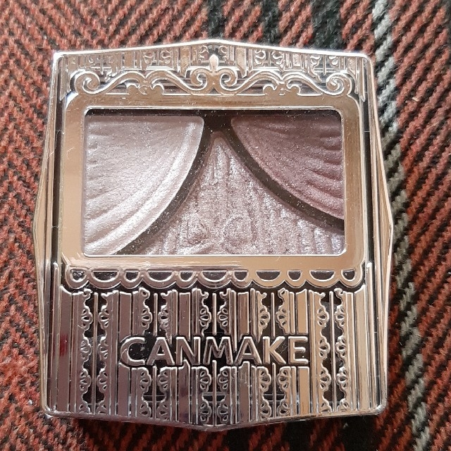 CANMAKE(キャンメイク)のCANMAKE　ジューシーピュアアイズ　10 コスメ/美容のベースメイク/化粧品(アイシャドウ)の商品写真