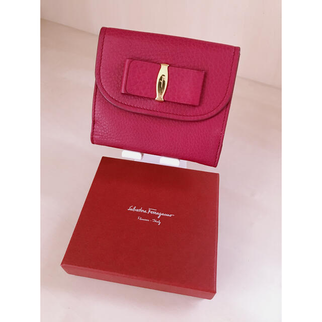 美品♡Ferragamo♡2つ折り財布♡ピンク♡リボン‥.*。.:＊