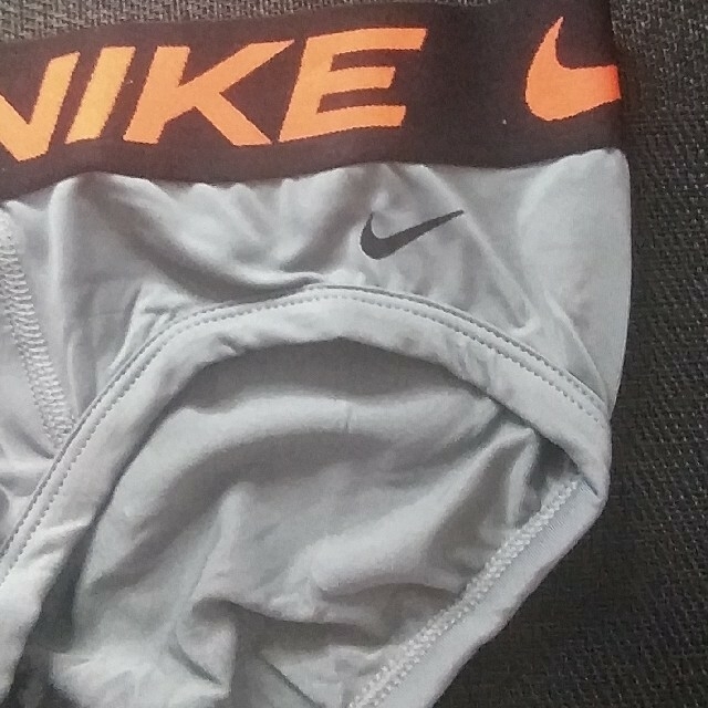 NIKE(ナイキ)の3色セット   NIKE　メンズ　ブリーフ　M(日本人サイズL） メンズのアンダーウェア(その他)の商品写真