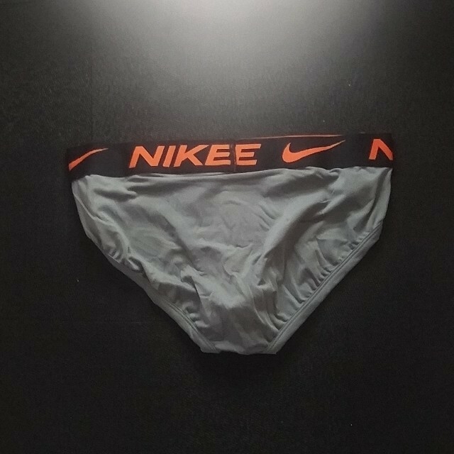 NIKE(ナイキ)の3色セット   NIKE　メンズ　ブリーフ　M(日本人サイズL） メンズのアンダーウェア(その他)の商品写真