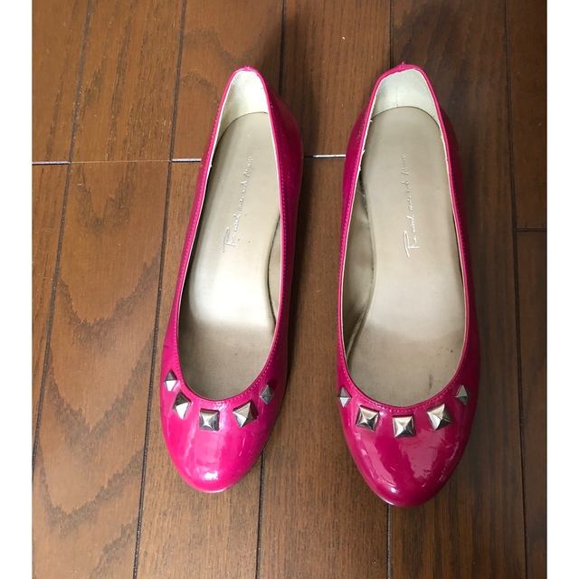【美品】エナメル　フラットパンプス　ピンク レディースの靴/シューズ(ハイヒール/パンプス)の商品写真