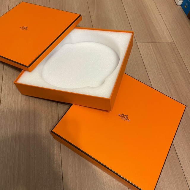 Hermes(エルメス)のエルメス　お皿の箱　25×25 レディースのバッグ(ショップ袋)の商品写真