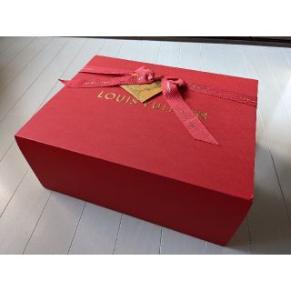 ルイヴィトン 2021年 クリスマス限定 ショッパー 赤 箱 リボン カード