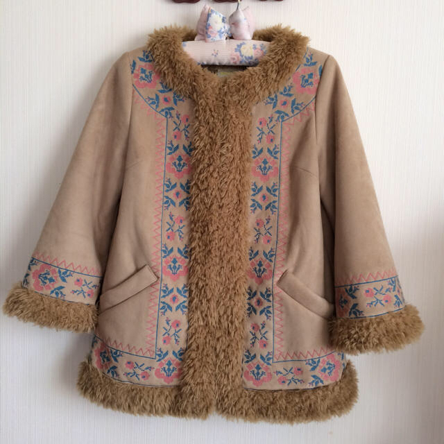 SNIDEL(スナイデル)のsnidel スナイデル 刺繍コート レディースのジャケット/アウター(ノーカラージャケット)の商品写真