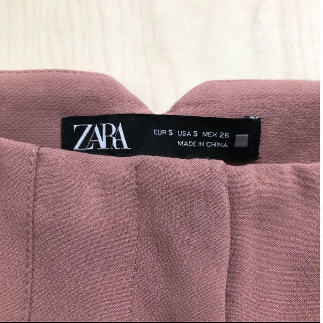 ZARA(ザラ)のZARA ザラ  ハイウエストパンツ　テーパードパンツ  レディースのパンツ(クロップドパンツ)の商品写真