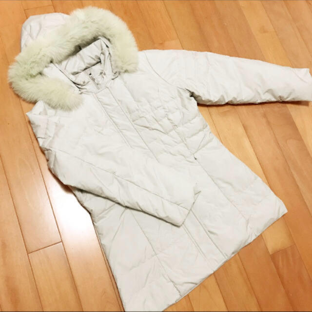 anySiS(エニィスィス)のファー付き ダウンコート レディースのジャケット/アウター(ダウンコート)の商品写真