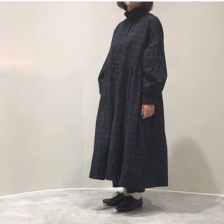 ネストローブ(nest Robe)のオオカミとフクロウ　オオカミとハリネズミのエクリュ　ワンピ(ひざ丈ワンピース)