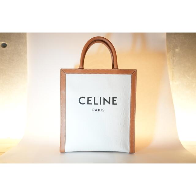 celine(セリーヌ)のChérie様お取り置き品　セリーヌバッグ　スモール　バーティカルカバ  レディースのバッグ(トートバッグ)の商品写真